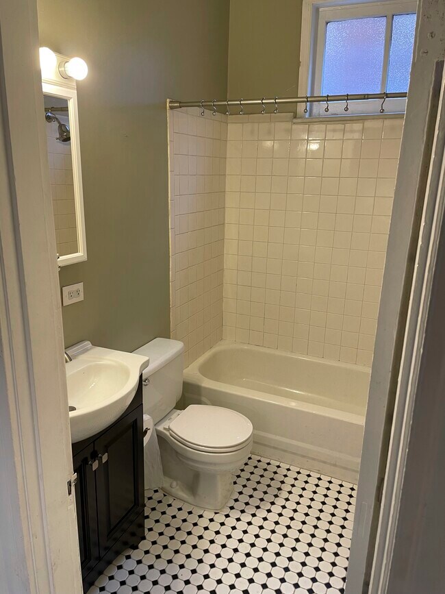 2029 W Main St Unit 1, Richmond, VA 23220 Apartments in Richmond, VA