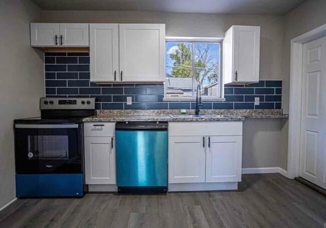 Foto del edificio - 1901 E 9th St