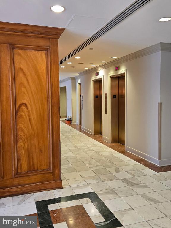 Building Photo - 5450 Whitley Park Terrace