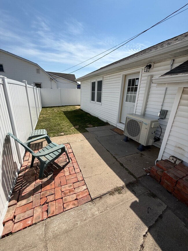 Foto del edificio - 710.5 W 8th St