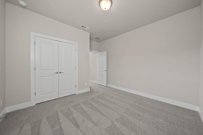 Foto del edificio - 219 Pinnacle Ln