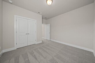 Building Photo - 219 Pinnacle Ln