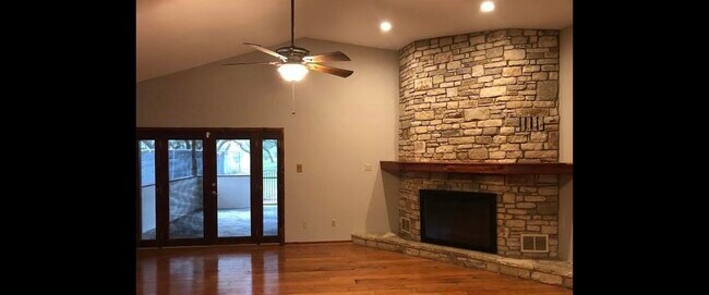 Building Photo - 1730 Connie Dr