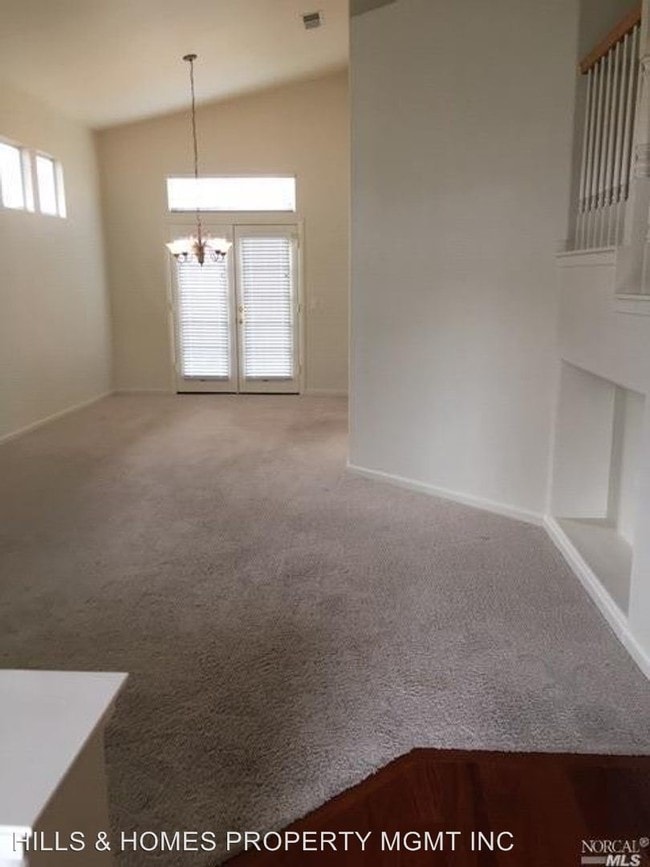 Building Photo - 4 br, 2.5 bath House - 8007 MAMMOTH DRIVE