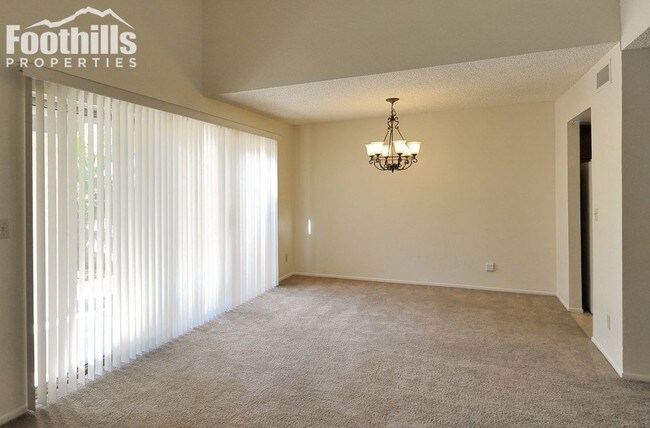 Building Photo - 2521 N Essel Dr