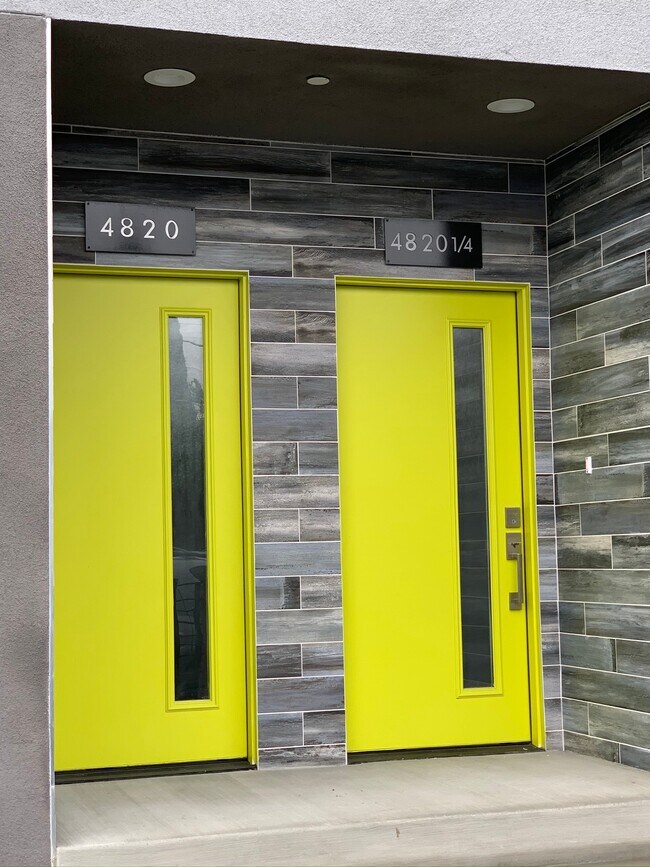 Foto del edificio - 4820 St Charles Pl