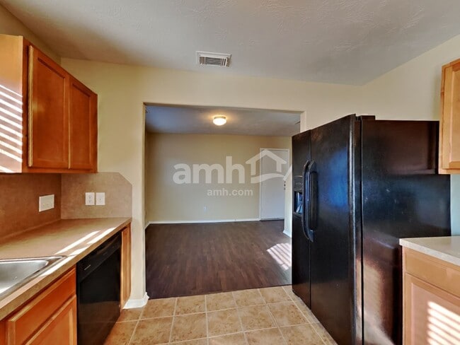 Foto del edificio - 4418 Sprangletop Ave