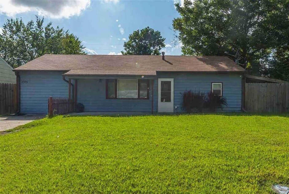 Primary Photo - 3379 SW Clare Ave