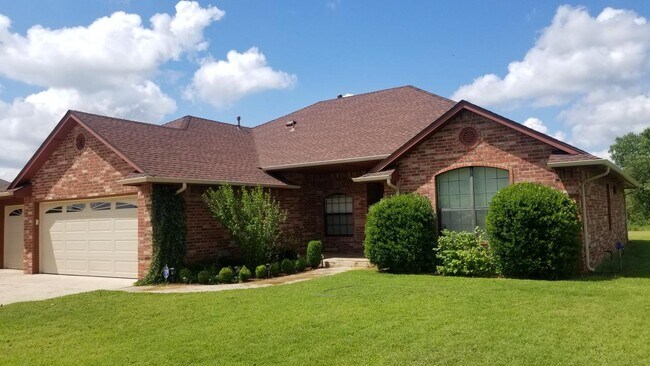 Building Photo - 8415 Valley Creek Dr