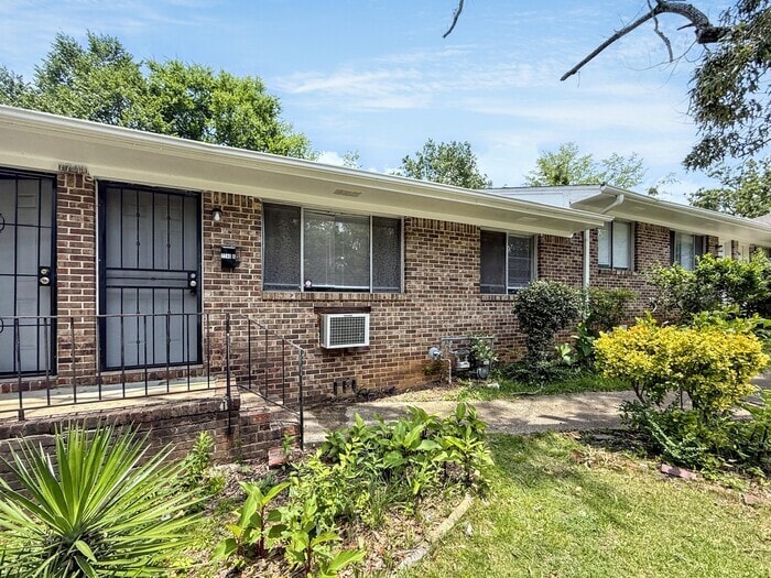 Primary Photo - 7740 Rugby Ave