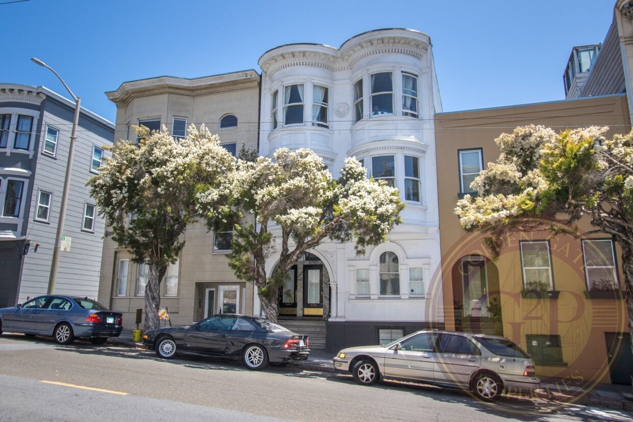 Primary Photo - Russian Hill - 3 BR, 1 BA Condo 1,125 Sq. ...