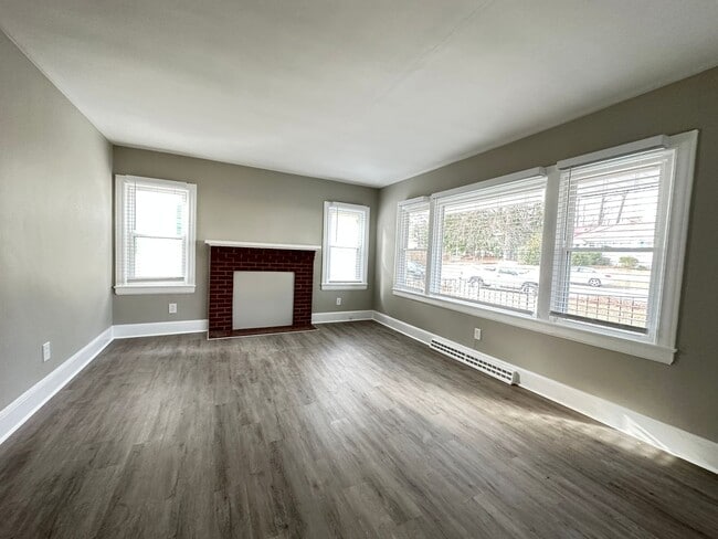 Foto del edificio - Newly Renovated Charming Home for Rent in ...