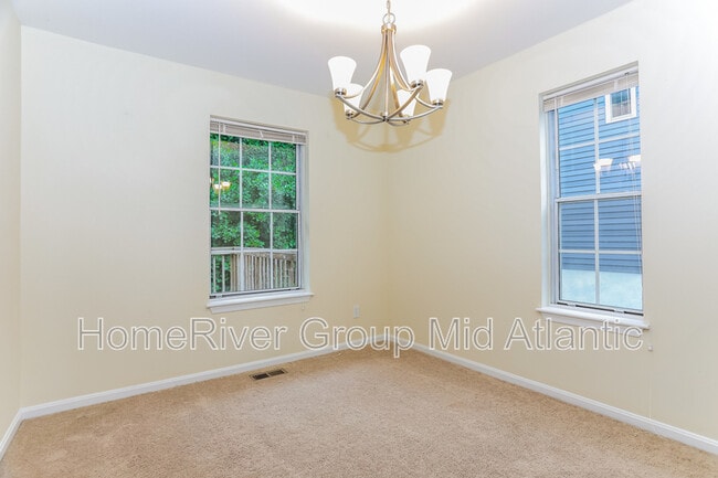 Building Photo - 475 Crisfield Dr
