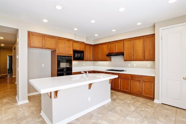 Building Photo - 28881 Kennebunk Ct