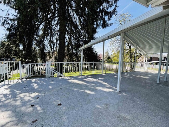 Building Photo - 9716-9156 156 St