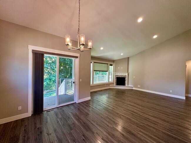 Building Photo - 5954 Jenjar Ave