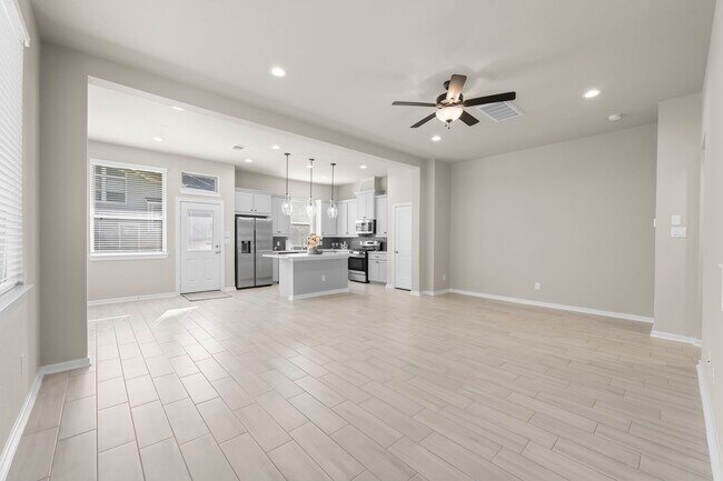 Foto del edificio - 308 N Spotted Fern Dr