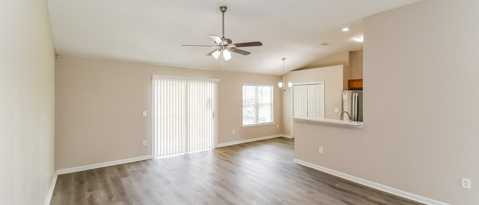 Foto del edificio - 2727 Creek Ridge Dr
