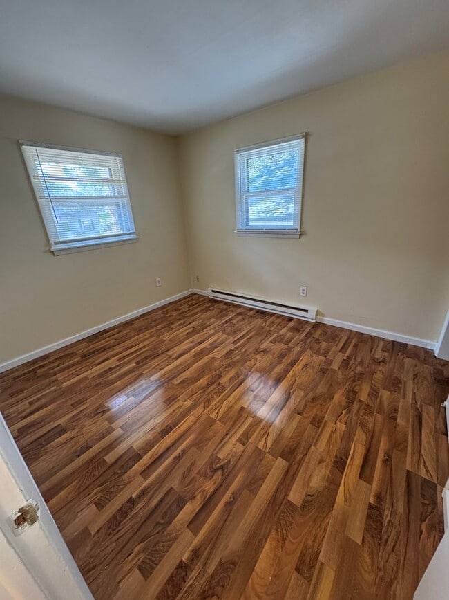 Building Photo - 3233 Blackstone Ave