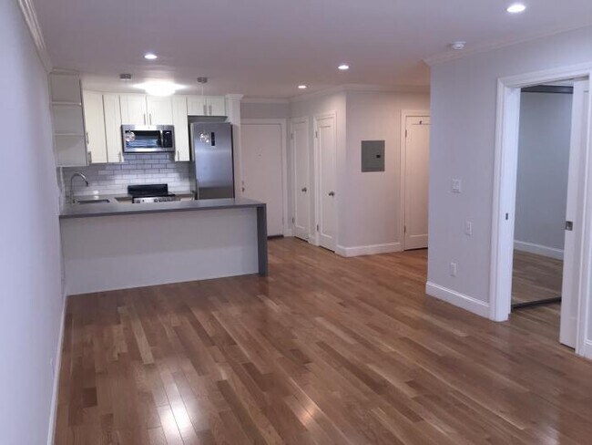 Building Photo - 1 bedroom in OAKLAND CA 94610