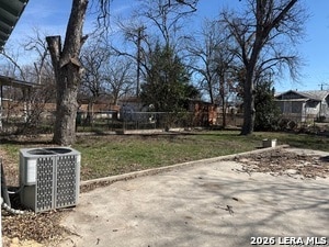 Building Photo - 2650 E Houston St