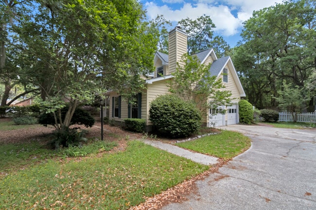 Foto del edificio - 130 Briarwood Ln