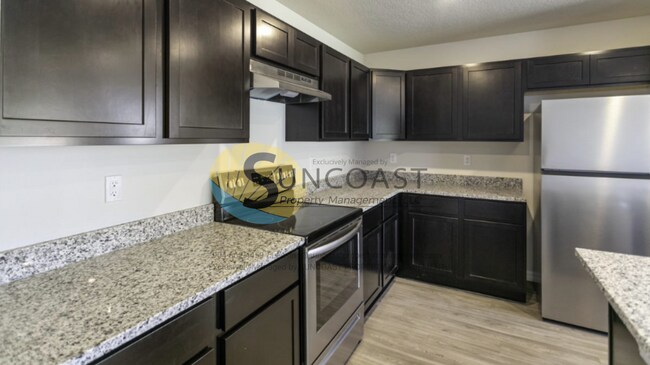 Foto del edificio - AVAILABLE NOW! Gorgeous 2/2 Duplex for Ren...