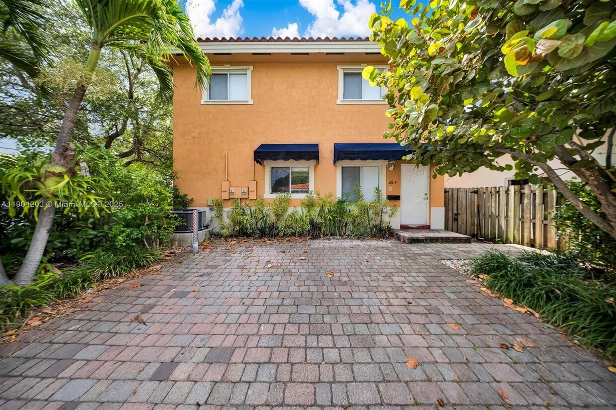 Foto principal - 2814 SW 27th St