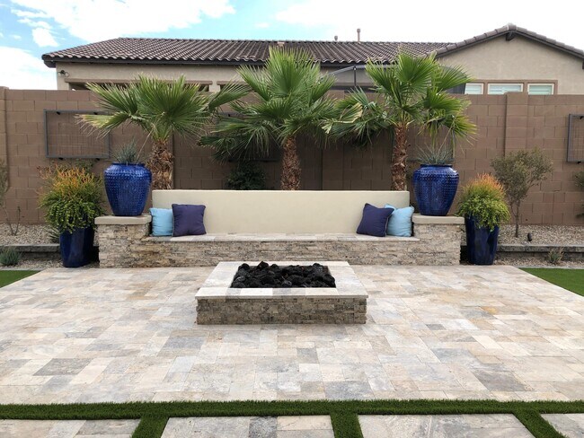 Building Photo - 7583 S Penrose Dr