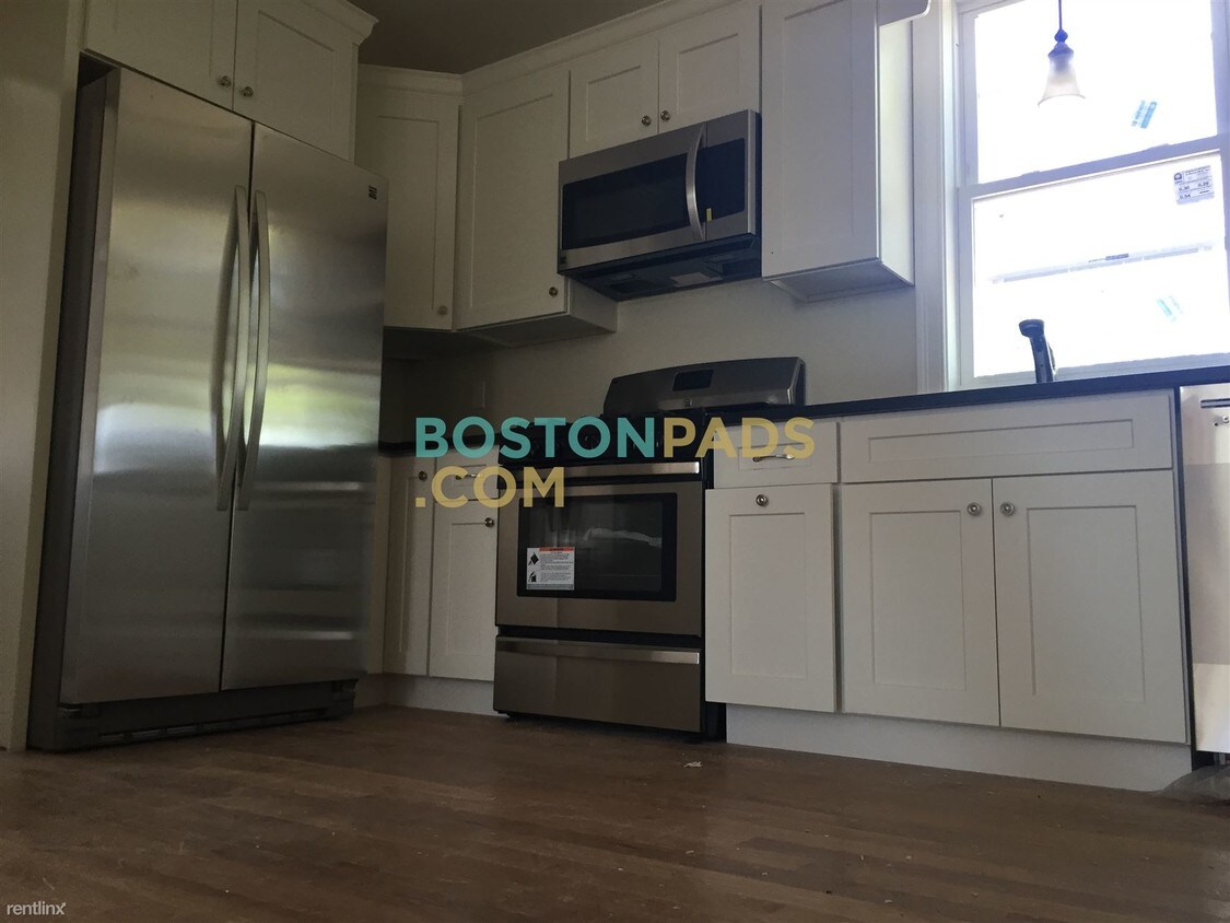 Primary Photo - 39 Millmont St