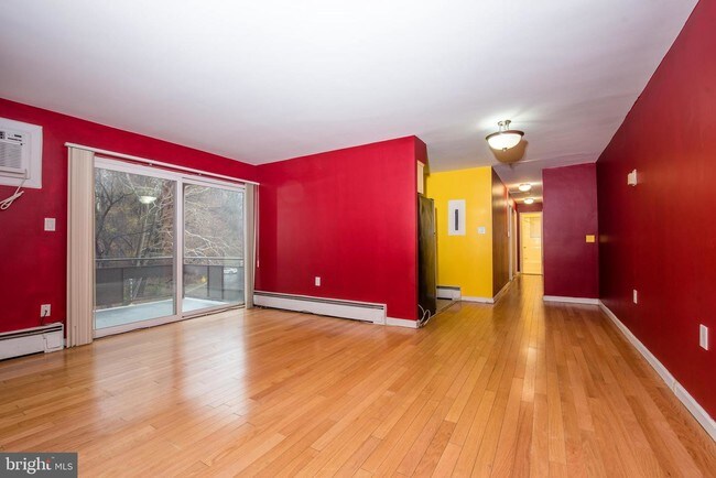 Building Photo - 7736 Maple Ave