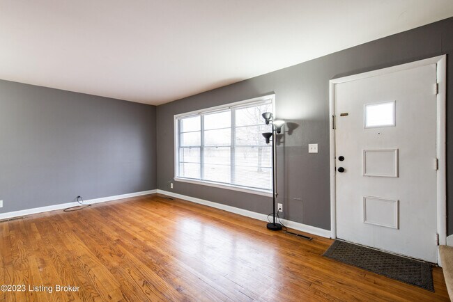 Building Photo - 2703 Gardiner Ln