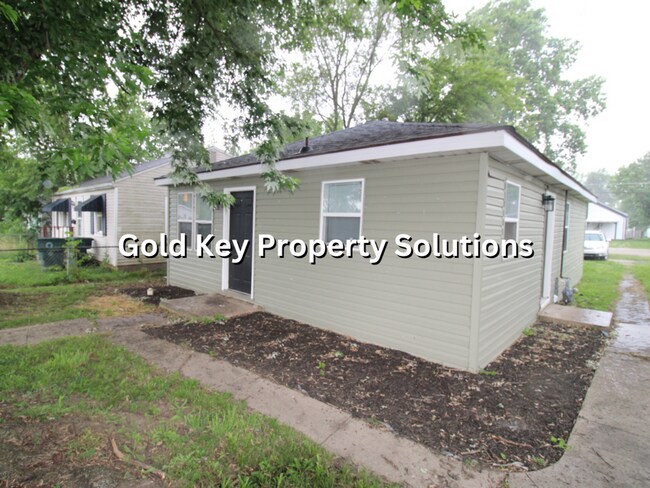 Foto del edificio - Updated 3 BR 1 BA House in Muncie