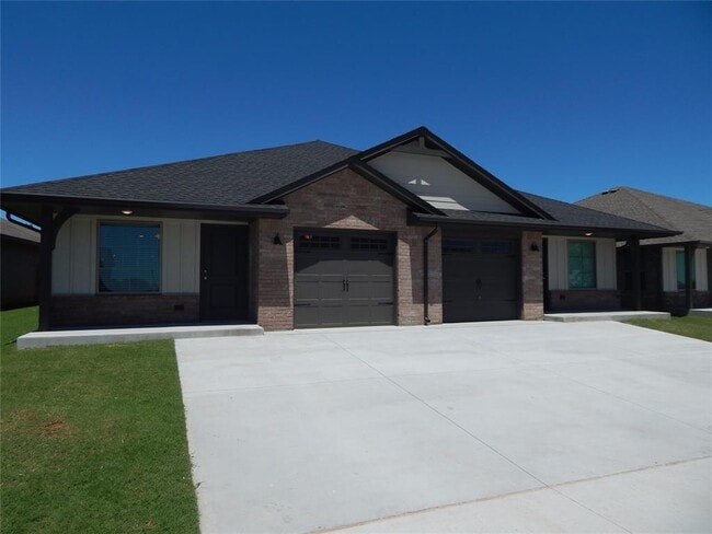 Building Photo - 425 Summit Ridge Dr