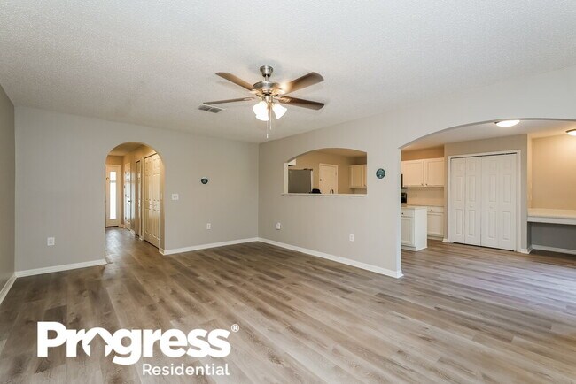 Building Photo - 30643 Birdhouse Dr