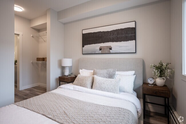 2 chambres, 2 salles de bain - 885 pi2 - Première chambre - Henday Suites