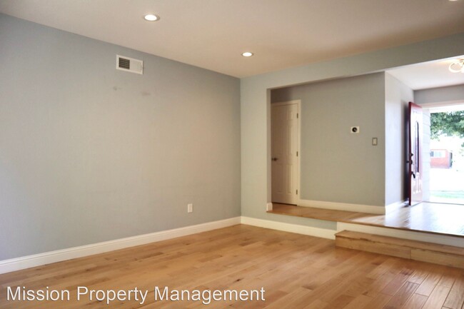 Building Photo - 4 br, 2 bath House - 36742 Oak St
