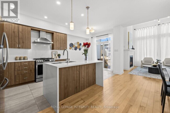 Building Photo - 691 Capricorn Cir