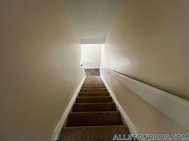 Foto del edificio - 150 N Beacon St