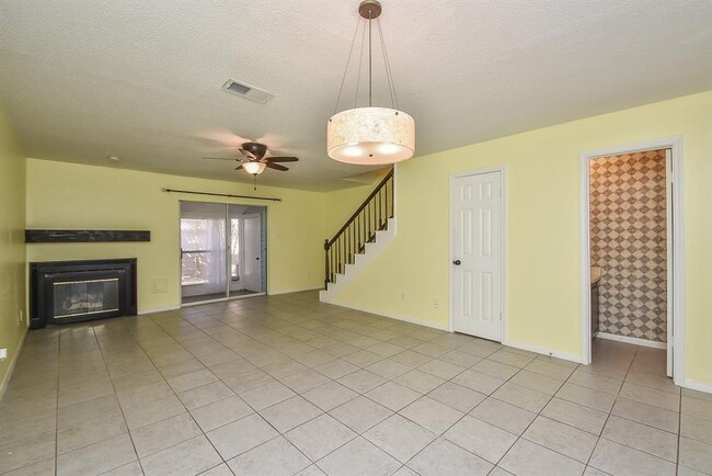 Building Photo - 2030 Plantation Dr
