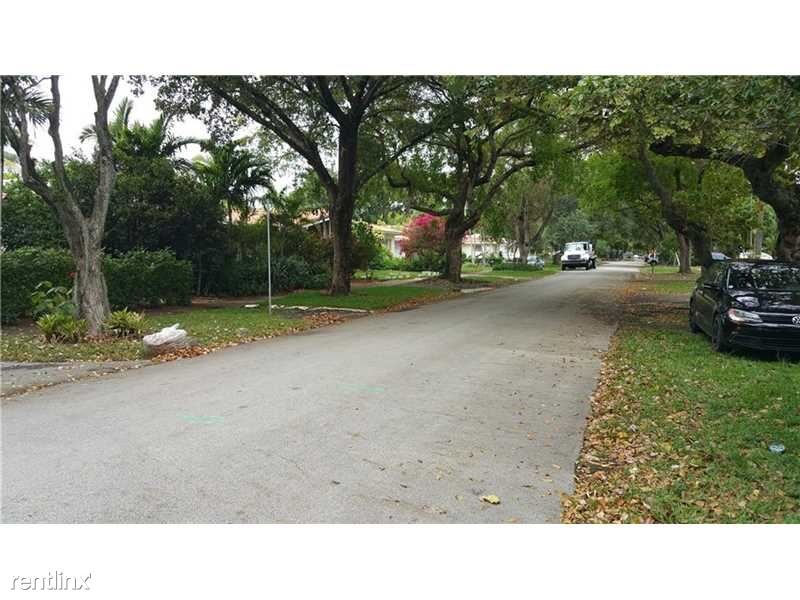 Primary Photo - 410 Sevilla Ave