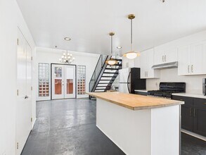 Building Photo - 3116 Adeline St