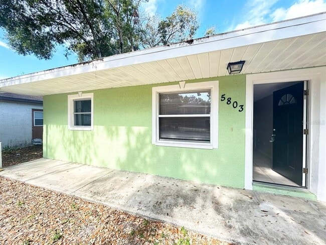 Foto del edificio - 5803 Delaware Ave