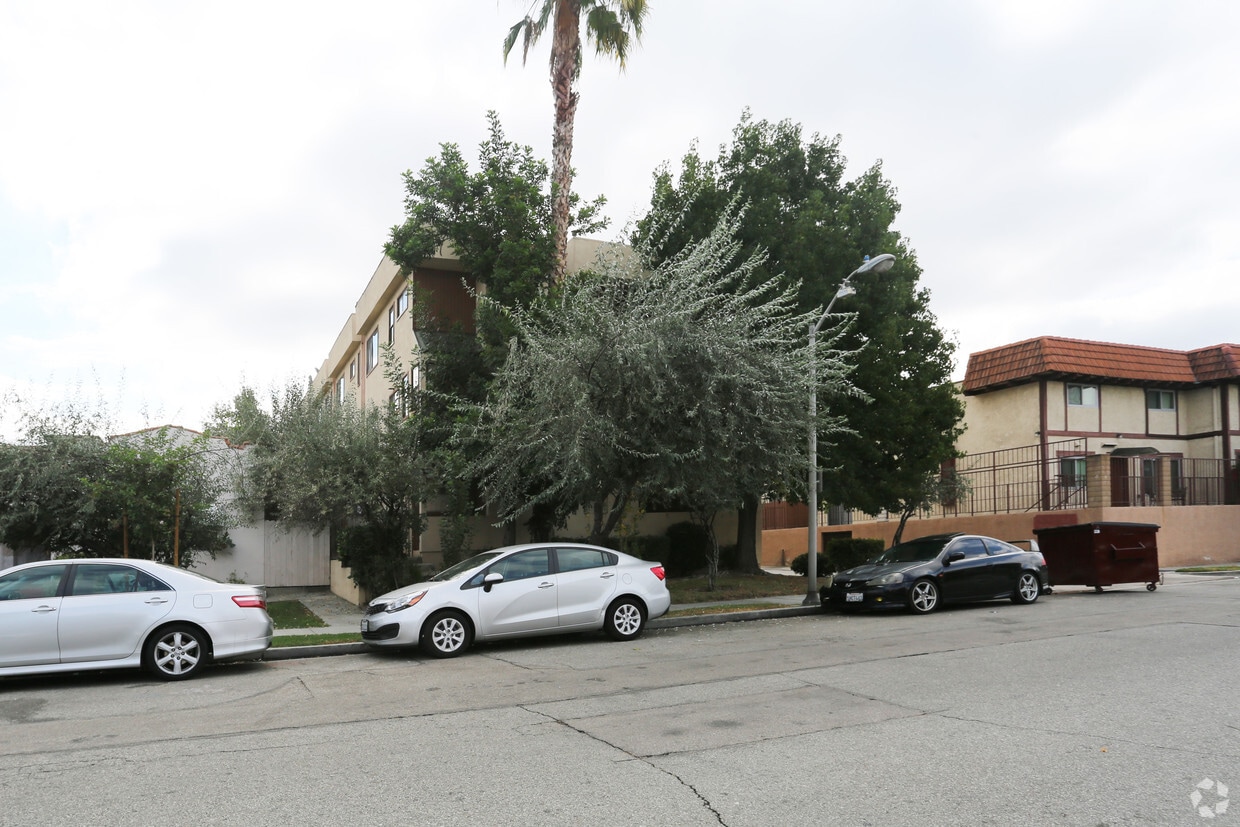 Building Photo - 1114 Melrose Ave