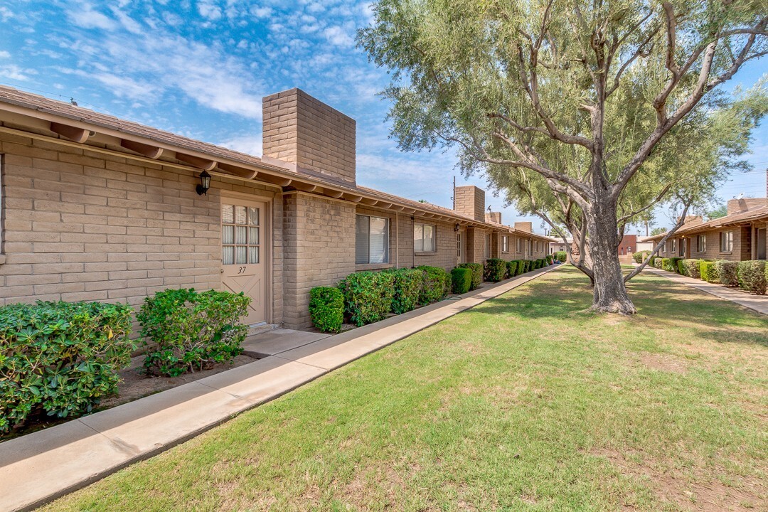 Foto principal - STUNNING 2 BEDROOM REMODELED TEMPE TOWNHOM...