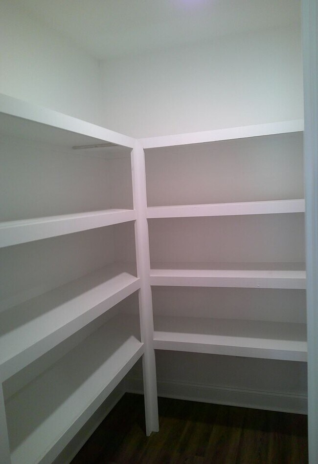 Foto del edificio - JUST REDUCED!! PLUS..***Move in Special..1...