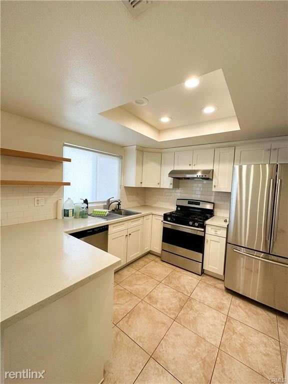 Building Photo - 3 br, 2.5 bath Condo - 218 N Marguerita Av...