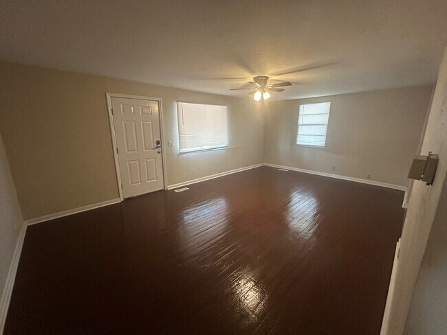 Building Photo - 1096 AL-69