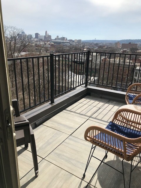 Very private deck!! - 501 Klotter Ave