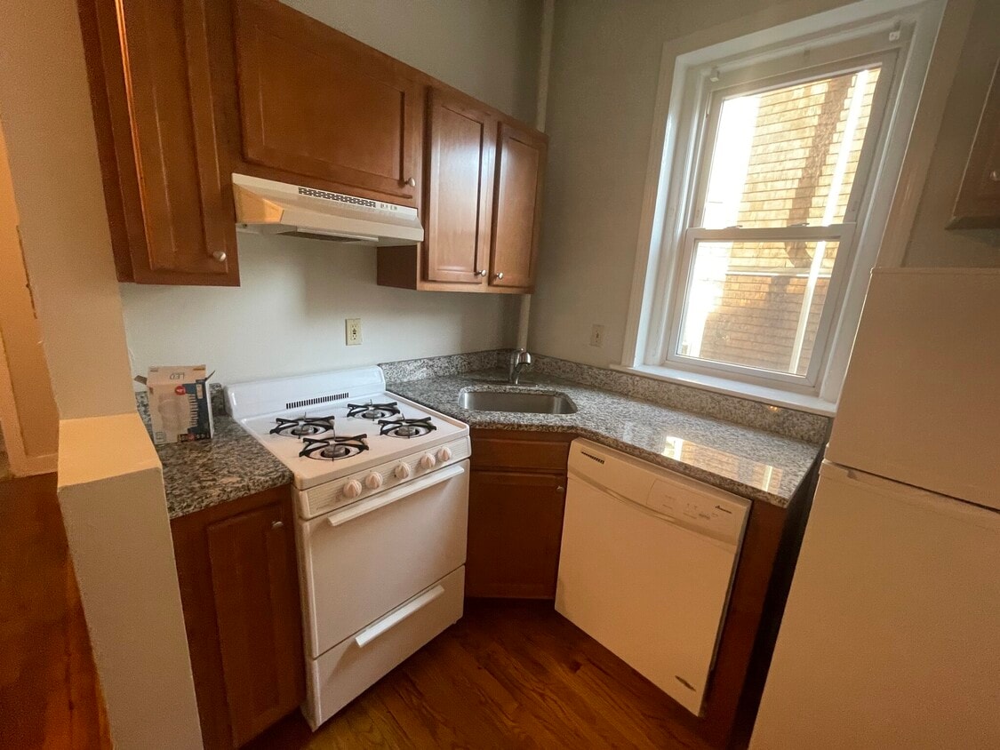 Primary Photo - 36 Central St